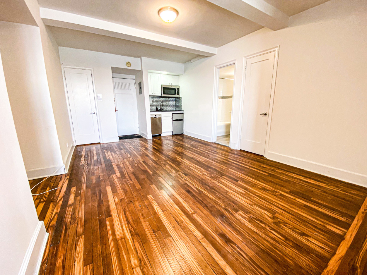 5 Tudor City Place, Unit 1435 Manhattan, NY 10017 - Photo 3 of 6