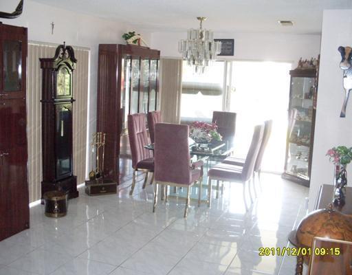 9840 Southwest 3rd Street Pembroke Pines, FL 33025 - Photo 4 of 17