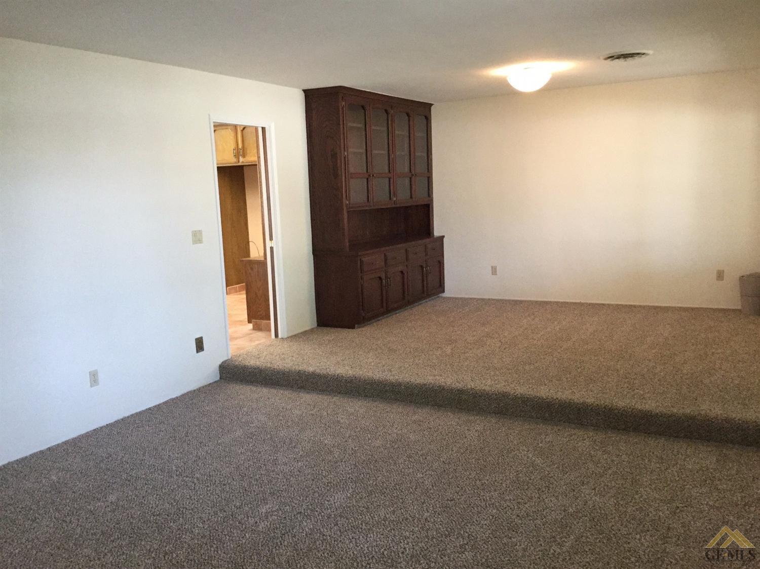 5008 Panorama Drive Bakersfield, CA 93306 - Photo 11 of 40