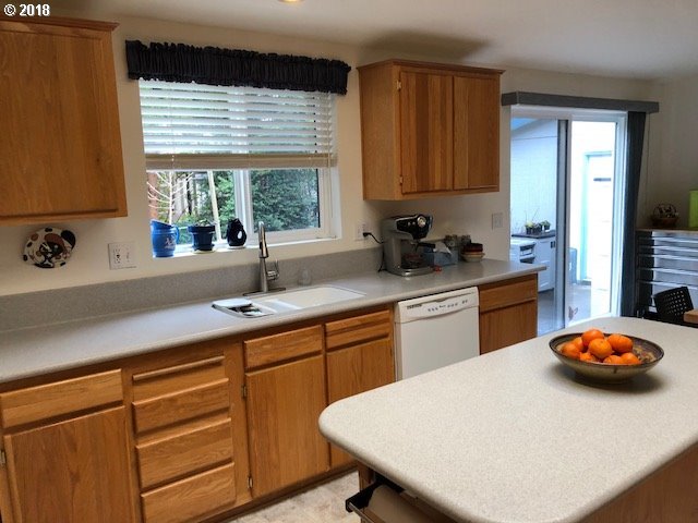 402 Sherwood Loop Florence, OR 97439 - Photo 17 of 32