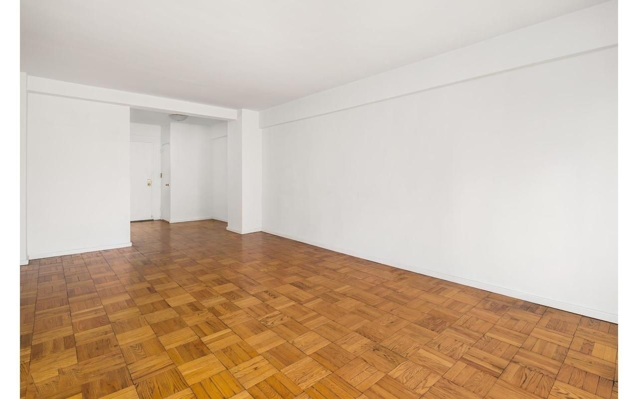 333 East 46th Street, Unit 12A Manhattan, NY 10017 - Photo 2 of 9