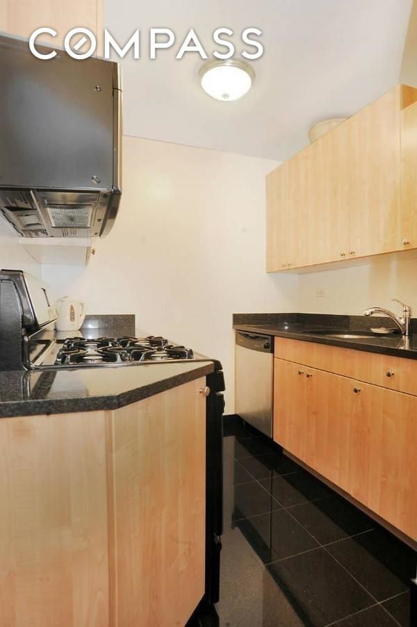 420 East 64th Street, Unit E3A Manhattan, NY 10065 - Photo 3 of 6