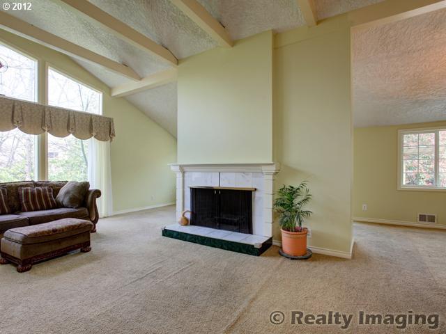 6432 Southwest Loop Drive Portland, OR 97221 - Photo 3 of 15 Gallery Image 3
