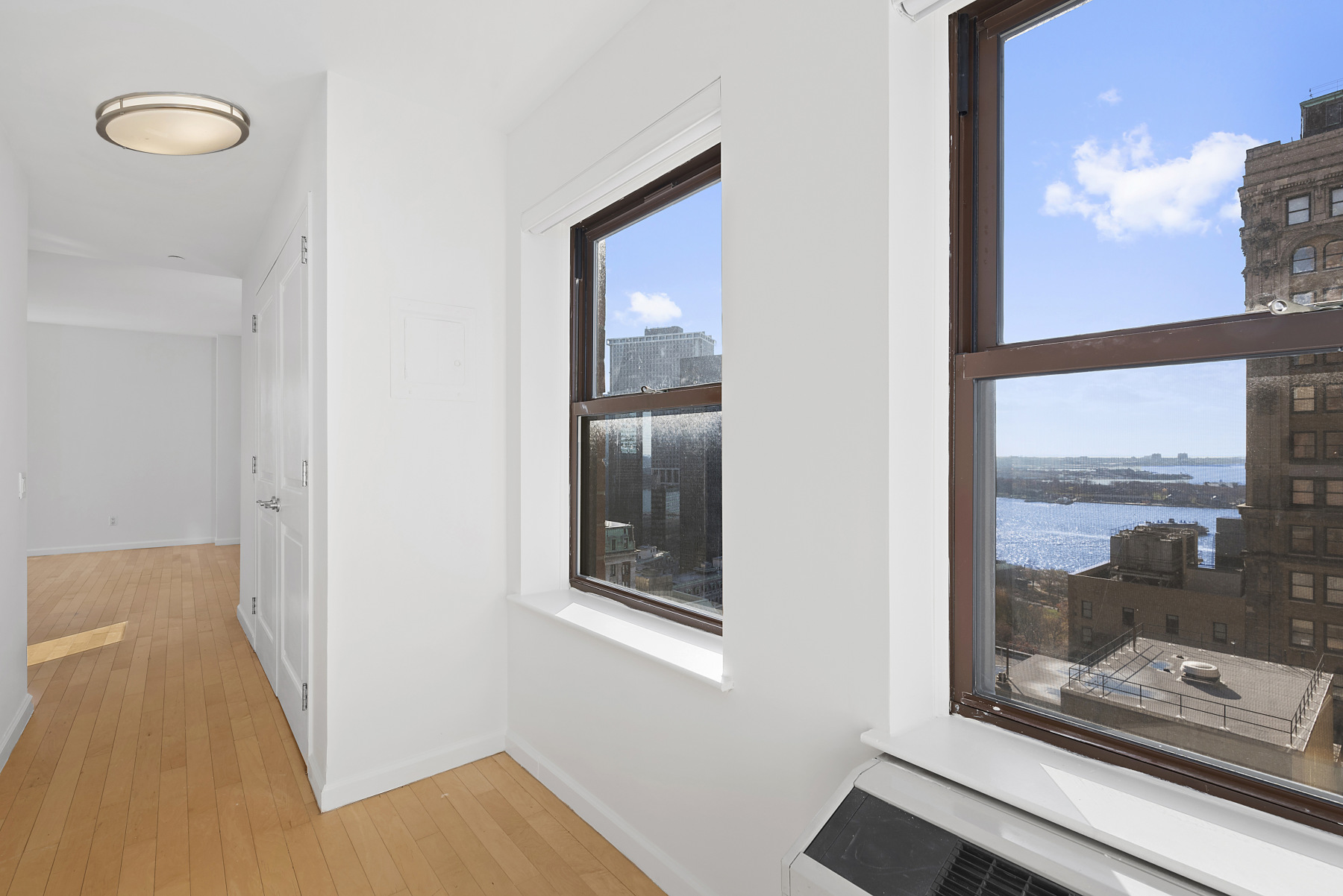 20 West Street, Unit 29E Manhattan, NY 10004 - Photo 1 of 10