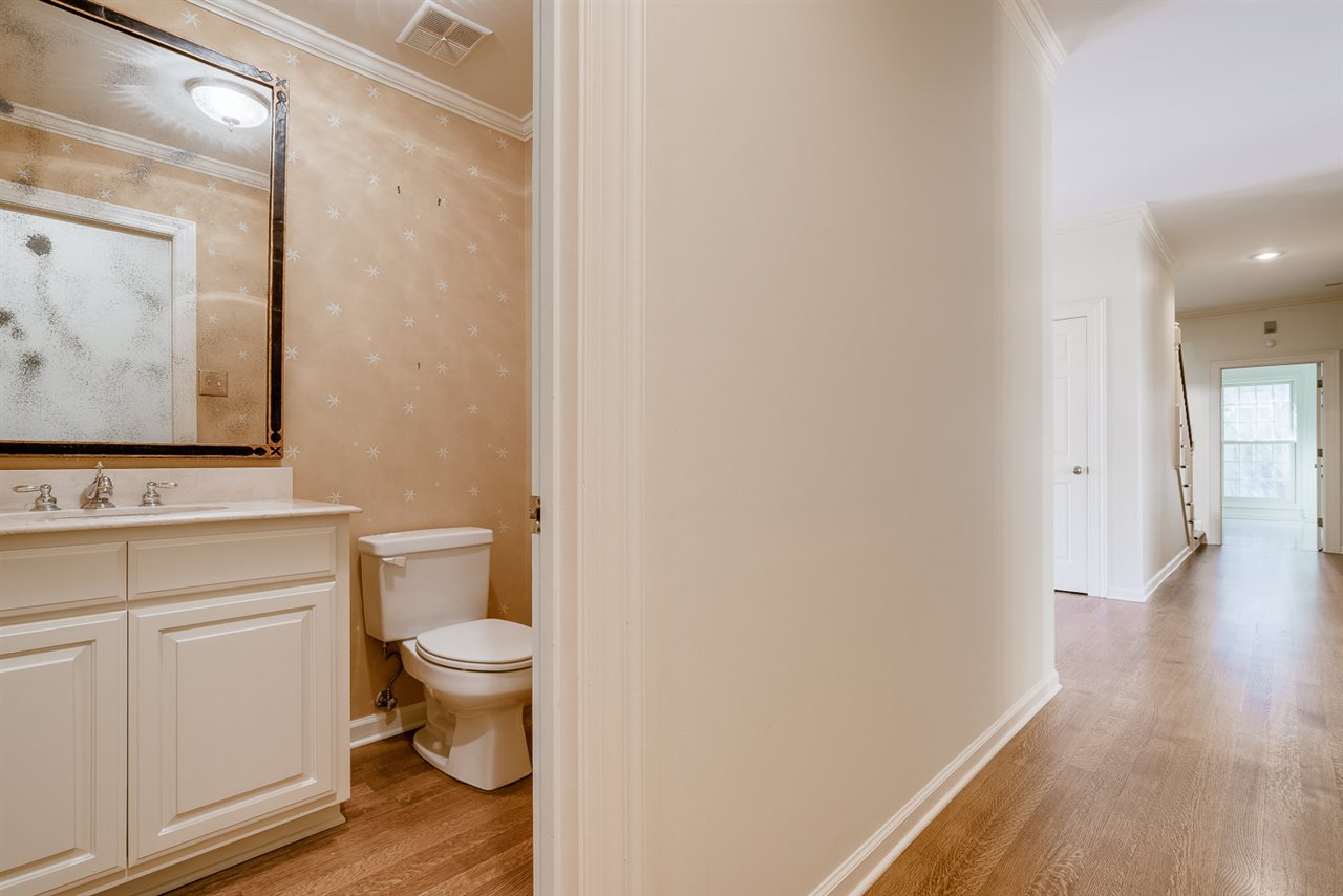 1116 Oak River Road Memphis, TN 38120 - Photo 8 of 25 Gallery Image 8