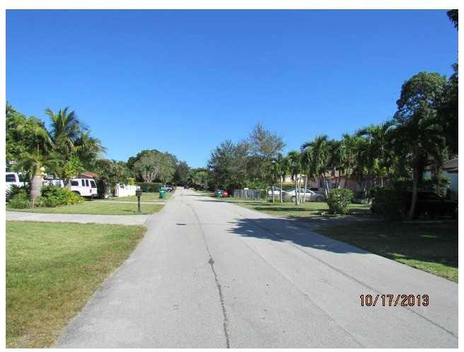 5879 Southwest 59th Street Miami, FL 33143 - Photo 27 of 28