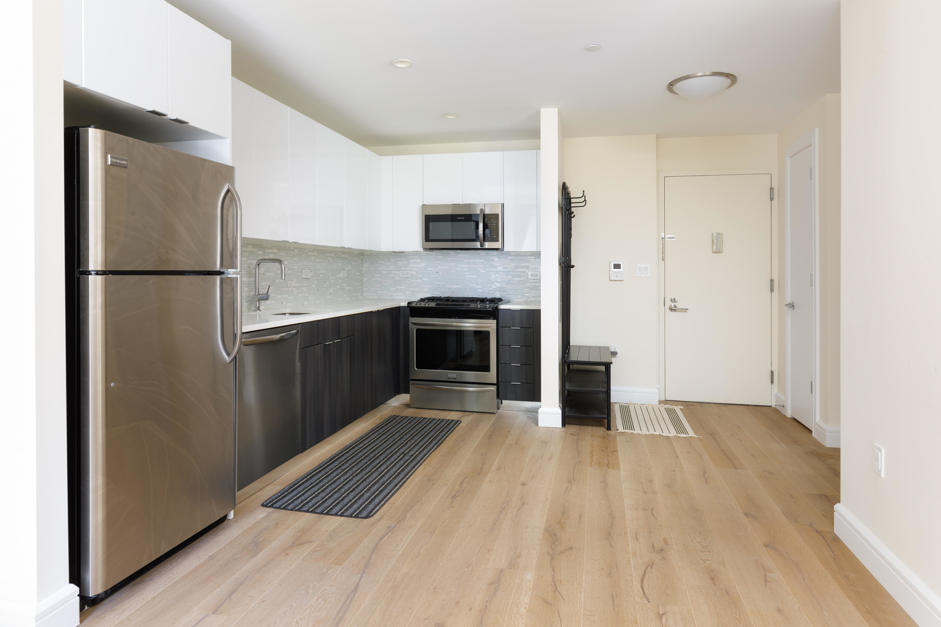 25-19 43rd Avenue, Unit 410 Queens, NY 11101 - Photo 2 of 7