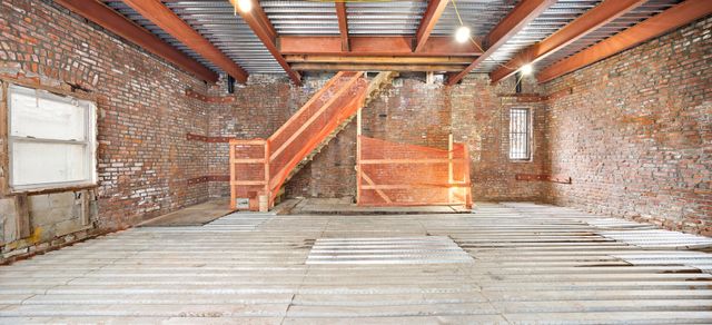 $1,300,000 | 7 Fillmore Place | Williamsburg