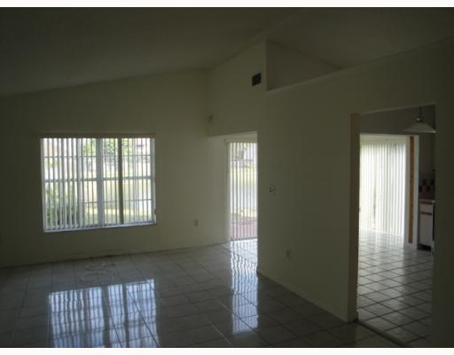 7331 Southwest 149th Court Miami, FL 33193 - Photo 4 of 9