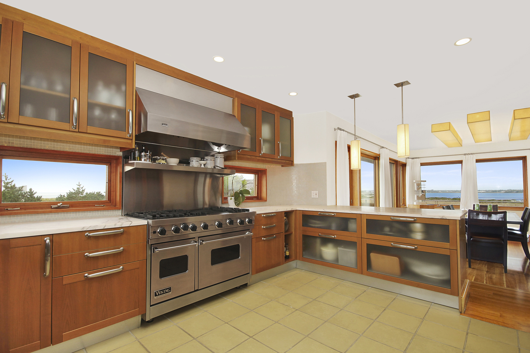 360 Dune Road Bridgehampton, NY 11932 - Photo 10 of 11