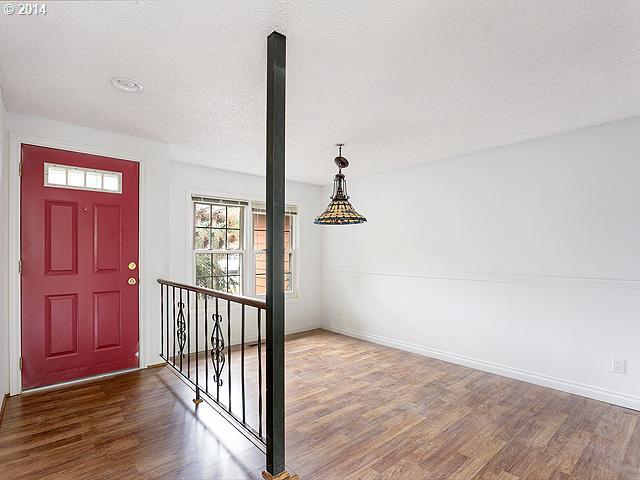 20703 Southwest Rosa Drive Beaverton, OR 97078 - Photo 7 of 16 Gallery Image 7