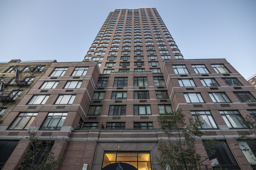 345e94 345 E 94th St, Manhattan, NY 10128 - Photo 2 of 5