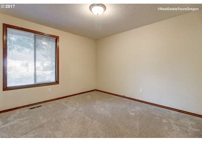 17451 Southwest Rivendell Drive Durham, OR 97224 - Photo 28 of 32 Gallery Image 28