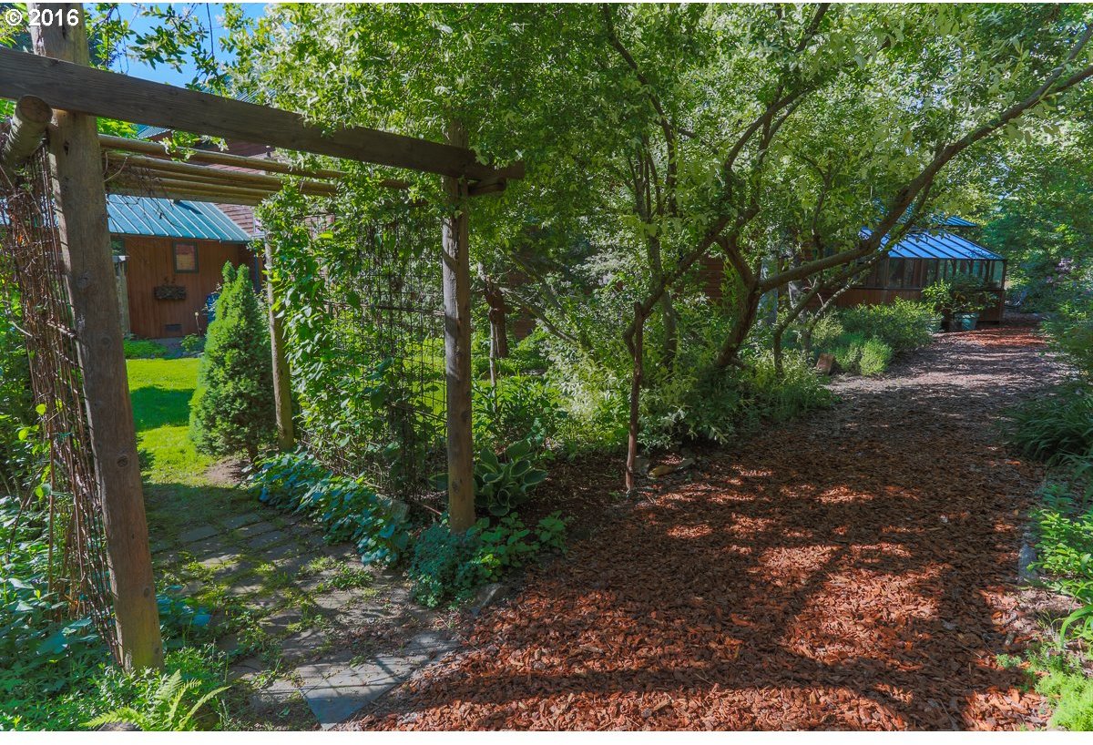 31 Graves Road White Salmon, WA 98672 - Photo 22 of 32 Gallery Image 22
