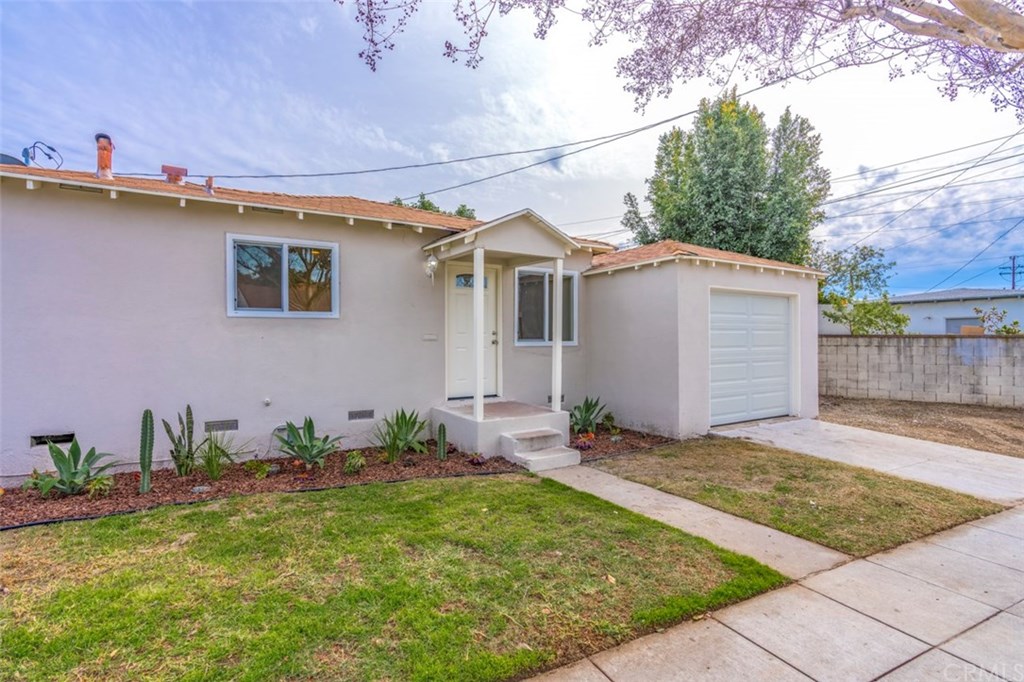 2412 Strong Avenue Commerce, CA 90040 - Photo 3 of 32