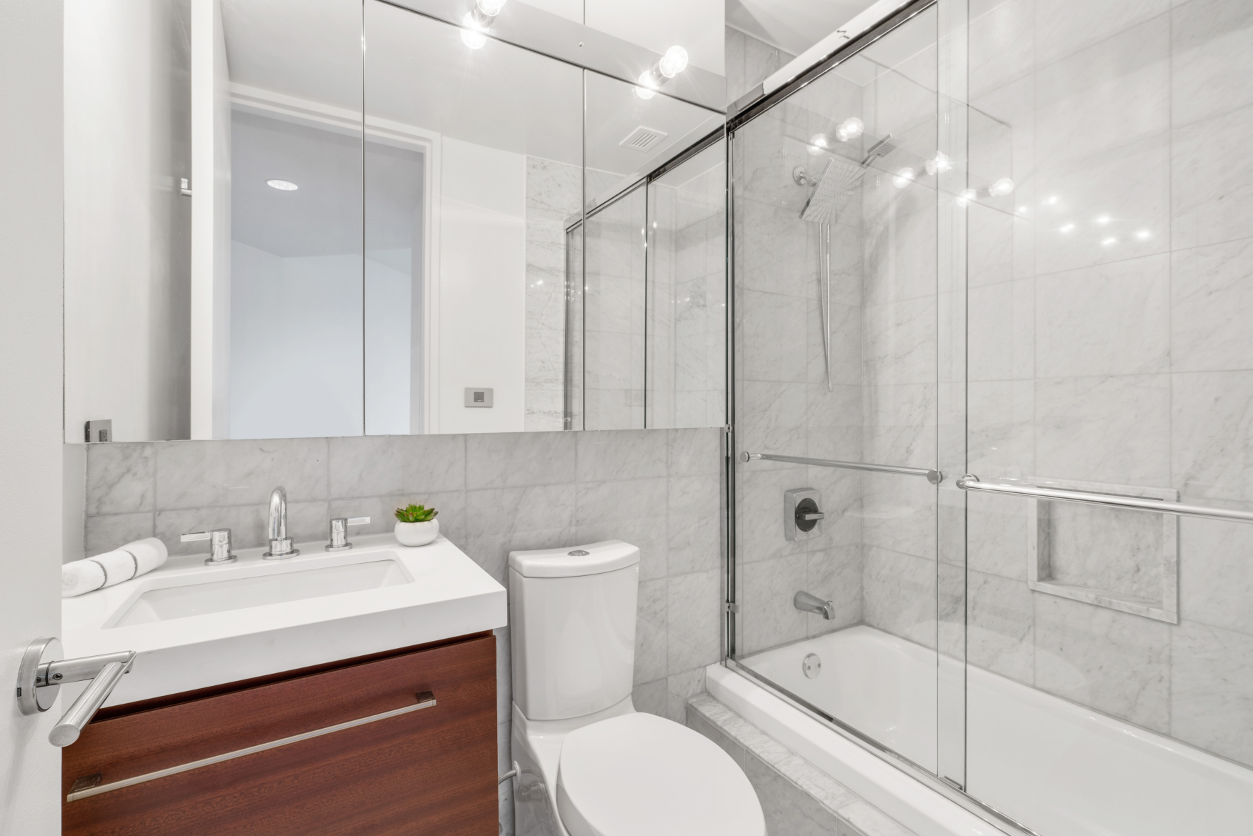 146 West 57th Street, Unit 76B Manhattan, NY 10019 - Photo 10 of 15