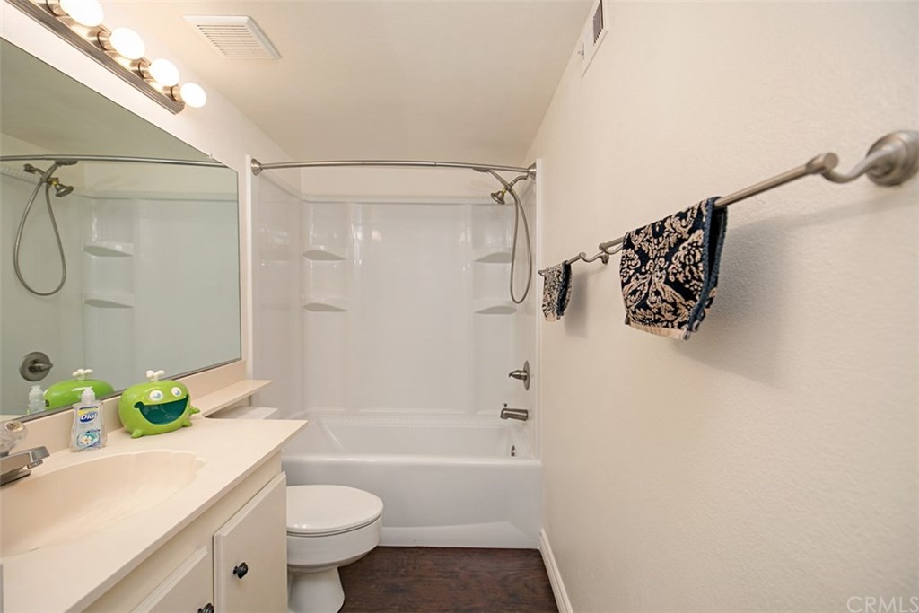 5001 Paseo Dali Irvine, CA 92603 - Photo 12 of 14 Charm & neat Second Bathroom