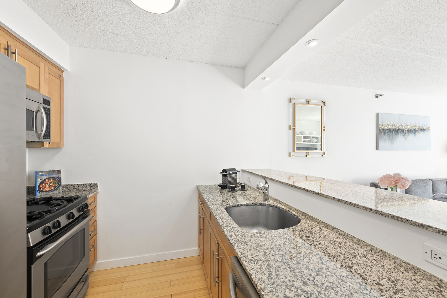 516 West 47th Street, Unit N6B Manhattan, NY 10036 - Photo 2 of 9