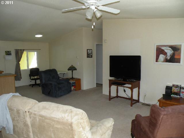 20650 Northeast Sandview Drive Fairview, OR 97024 - Photo 6 of 16