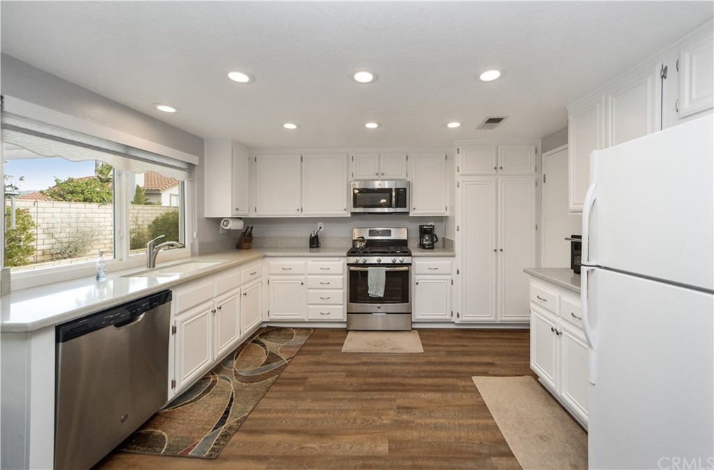 136 Sandpoint Lane Riverside, CA 92506 - Photo 15 of 35