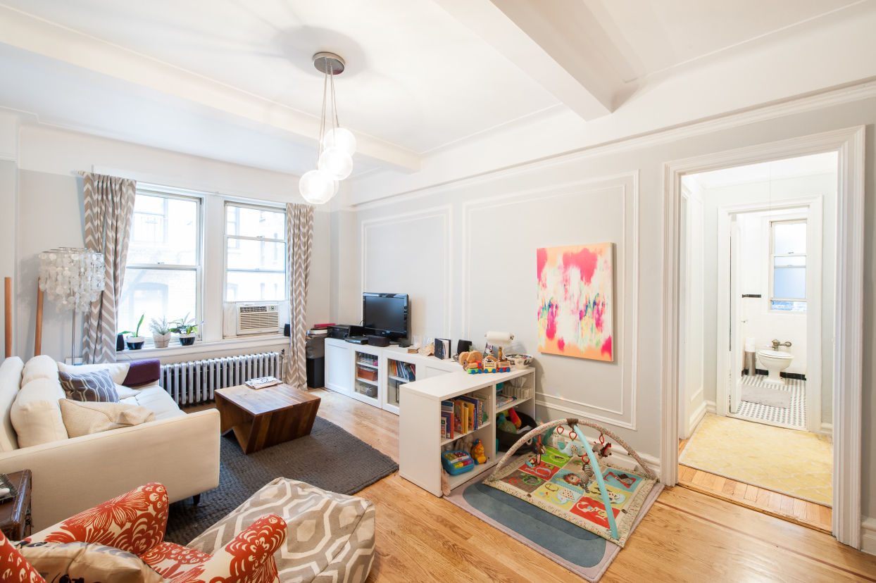 139 West 82nd Street, Unit 2B Manhattan, NY 10024 - Photo 2 of 9