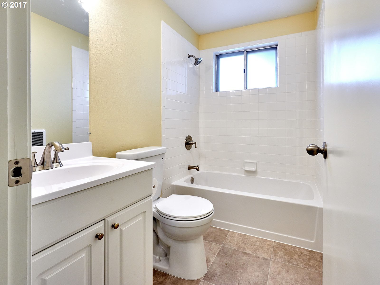 12090 Southwest Cheshire Road Beaverton, OR 97008 - Photo 9 of 25 Gallery Image 9