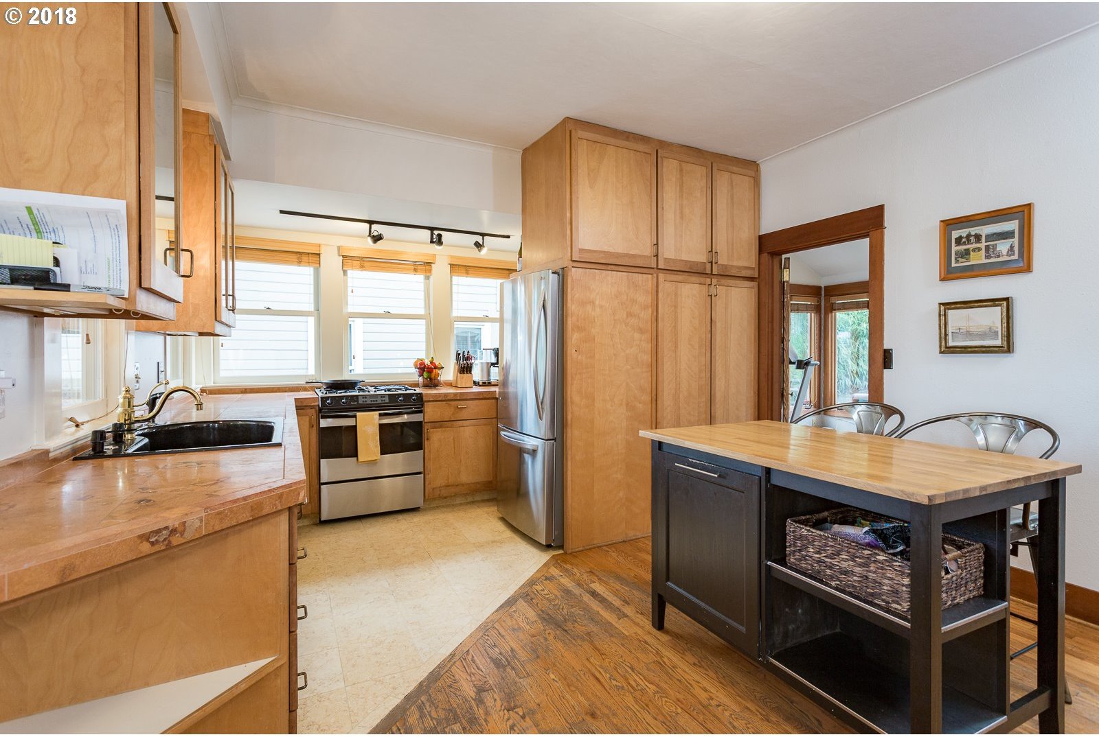 5121 Southwest View Point Terrace Portland, OR 97239 - Photo 12 of 32