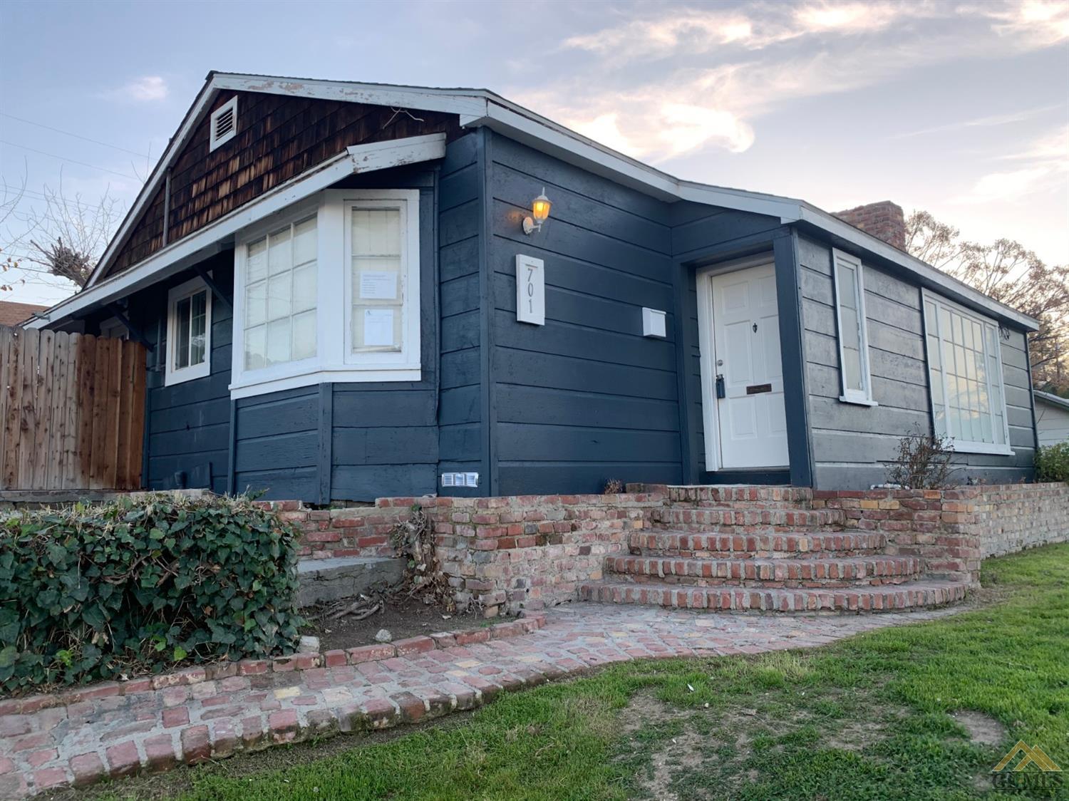 701 D Street Taft, CA 93268 - Photo 1 of 23