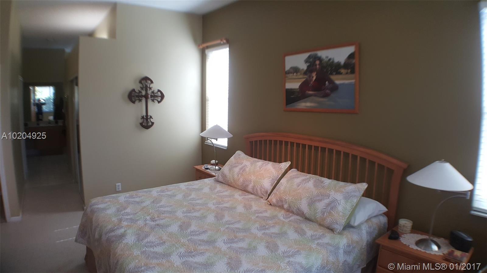 Encantada Pembroke Pines, FL 33029 - Photo 13 of 32