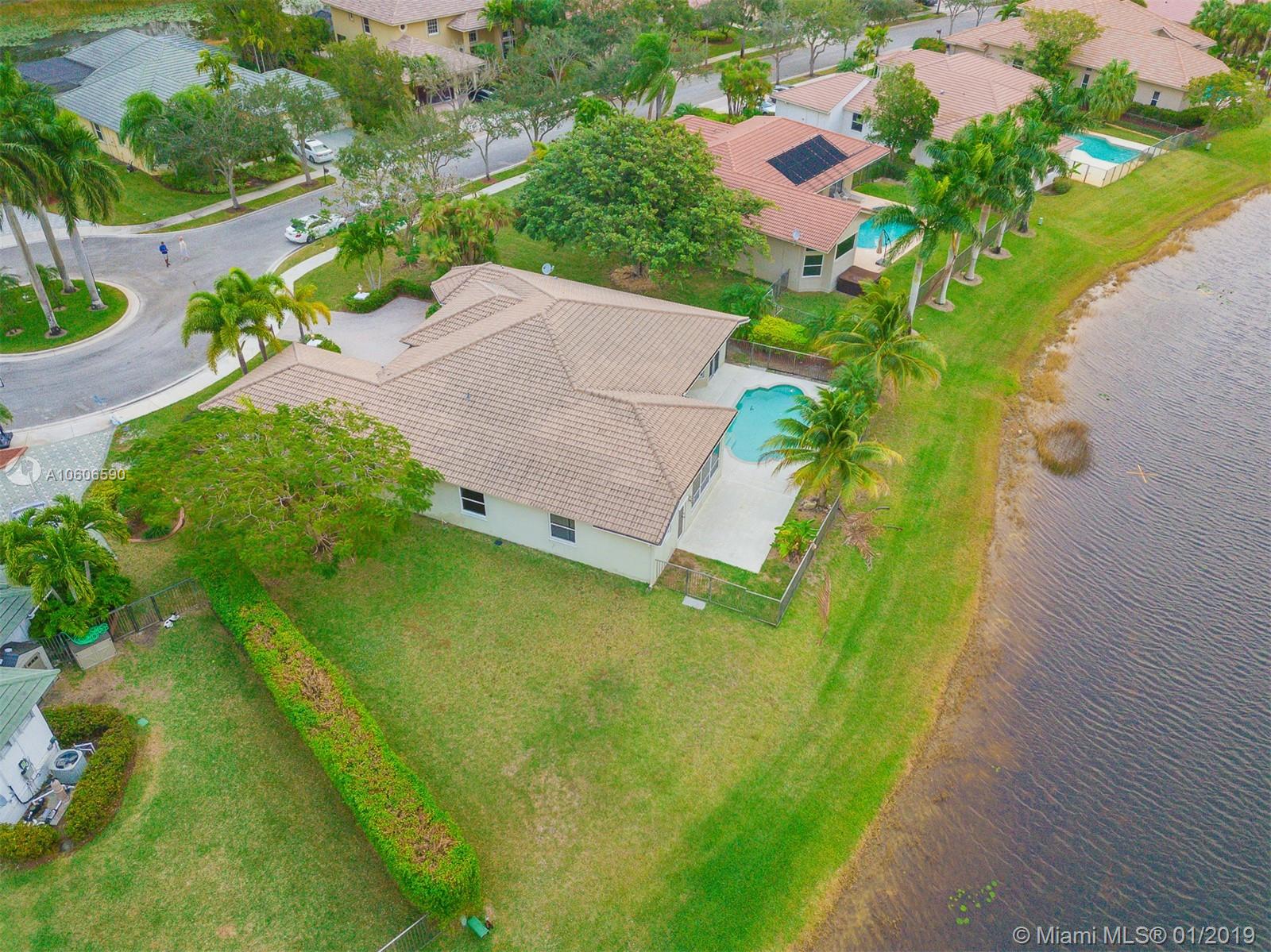 345 Mallard Road Weston, FL 33327 - Photo 13 of 75