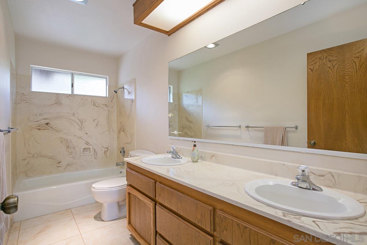 2102 Colony Terrace Encinitas, CA 92024 - Photo 17 of 25 Gallery Image 17