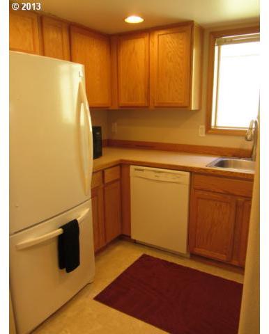 5508 Southeast Knapp Street Portland, OR 97206 - Photo 3 of 13