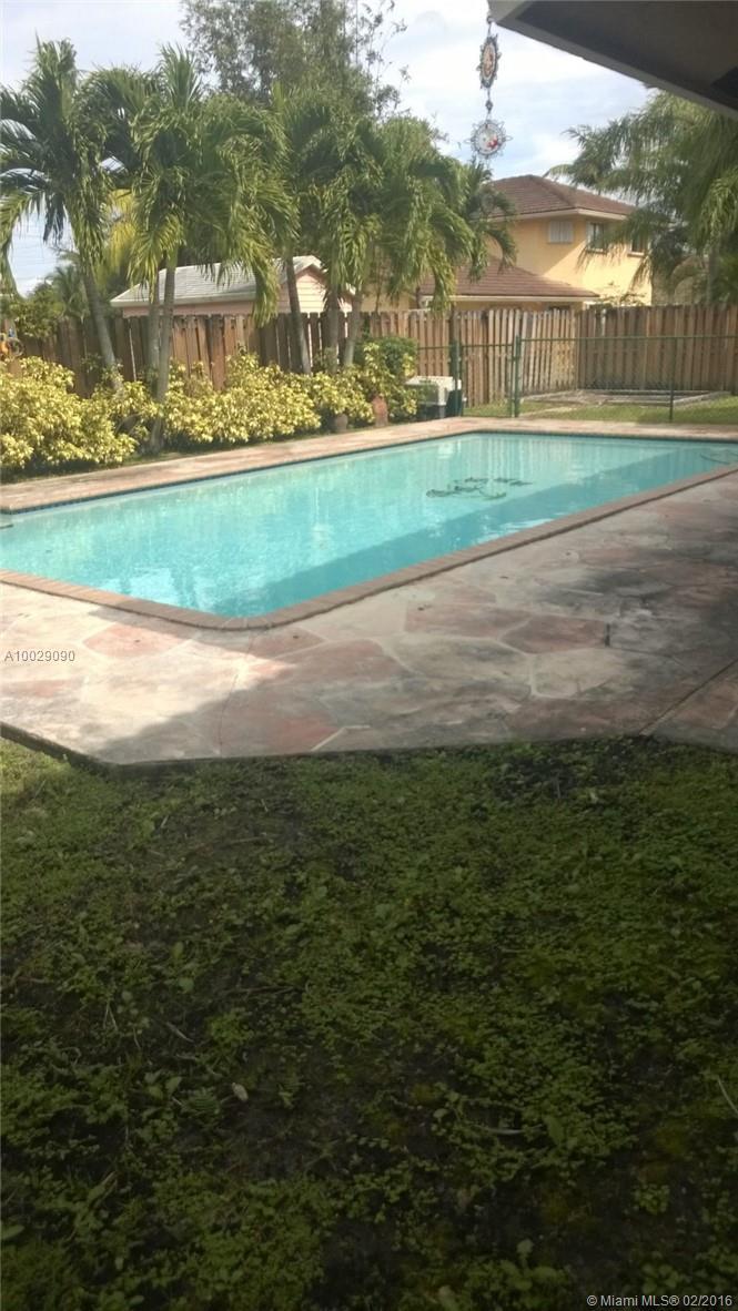 14735 Southwest 168th Terrace Miami, FL 33187 - Photo 6 of 7