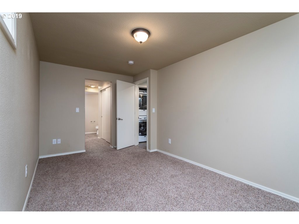19508 South Henrici Road Oregon City, OR 97045 - Photo 25 of 32