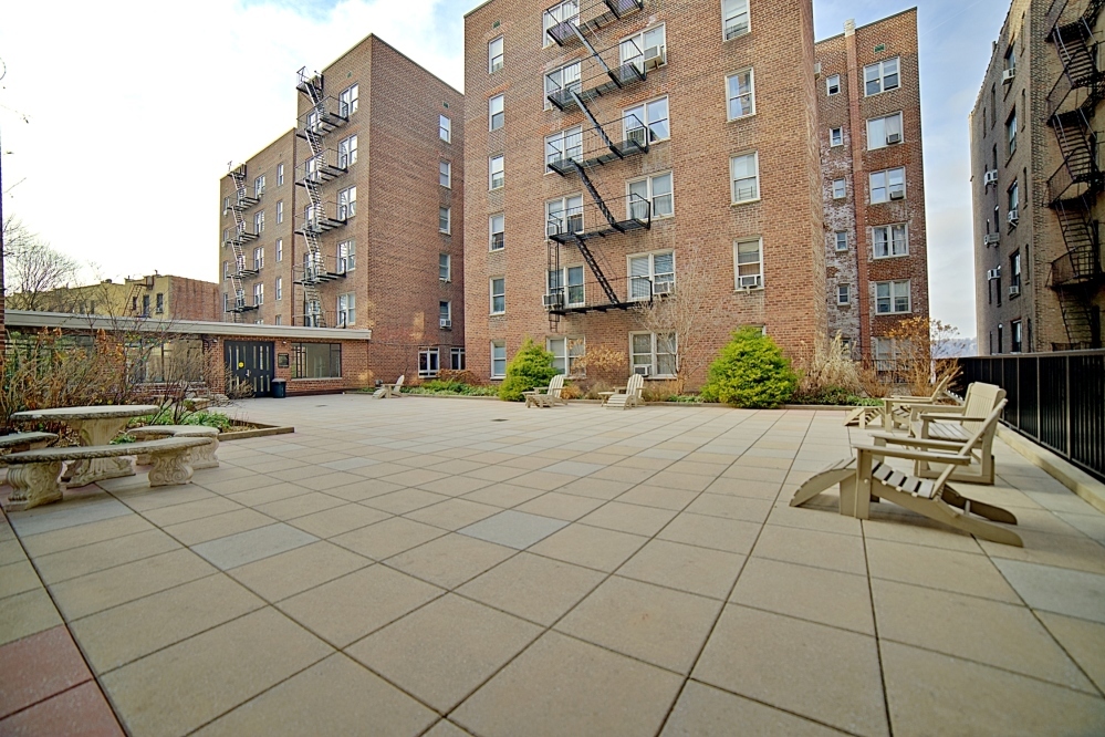 Lafayette Gardens 340 Haven Ave, Manhattan, NY 10033 - Photo 2 of 6