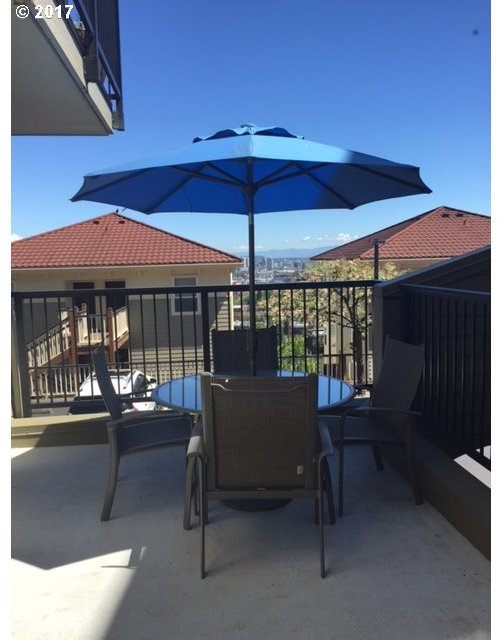 423 Northwest Uptown Terrace, Unit 1A Portland, OR 97210 - Photo 15 of 18