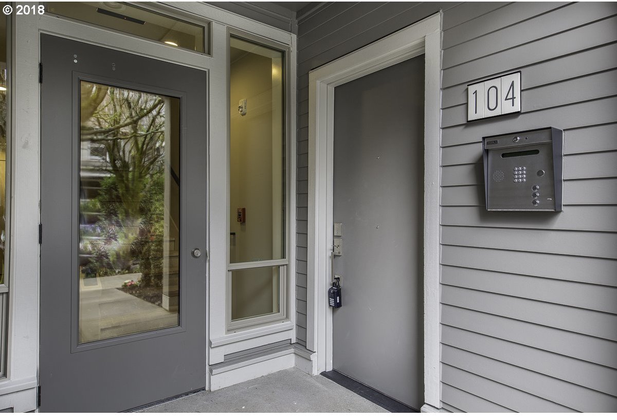 1805 Southeast Madison Street, Unit 304 Portland, OR 97214 - Photo 8 of 22