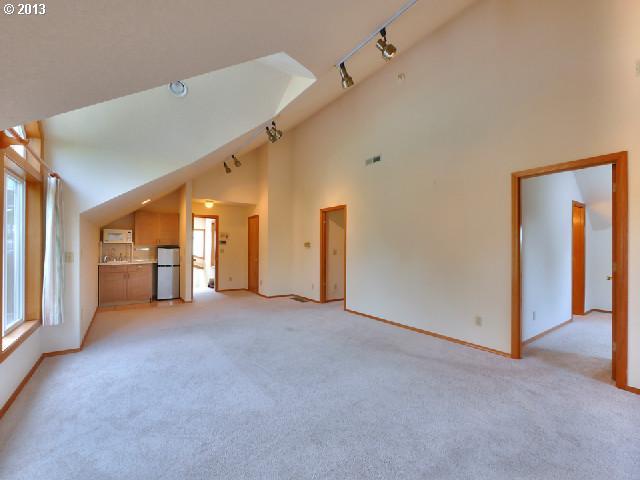 2006 Southwest Sunset Boulevard Portland, OR 97239 - Photo 13 of 14 Gallery Image 13