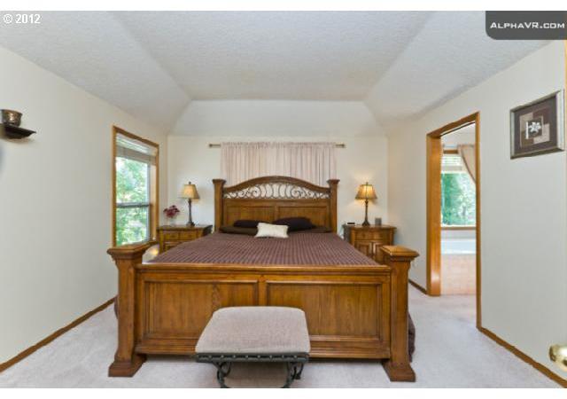 18690 Southwest Kelly View Loop Beaverton, OR 97007 - Photo 6 of 16 Gallery Image 6