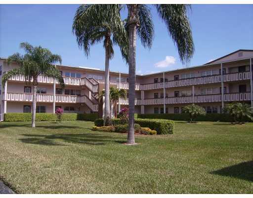 43 Brighton B, Unit 43B Boca Raton, FL 33434 - Photo 9 of 11