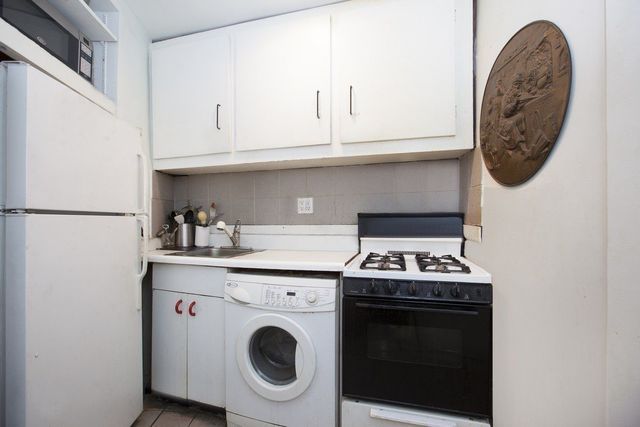 $510,000 | 731 Greenwich Street, Unit J38 | West Village