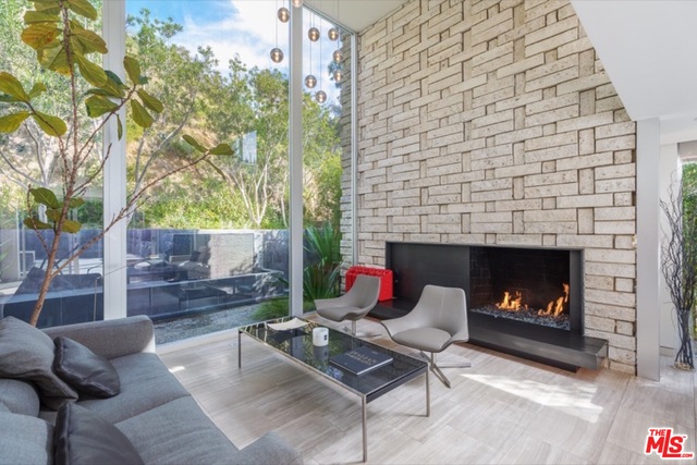 1514 Rising Glen Road Los Angeles, CA 90069 - Photo 2 of 20