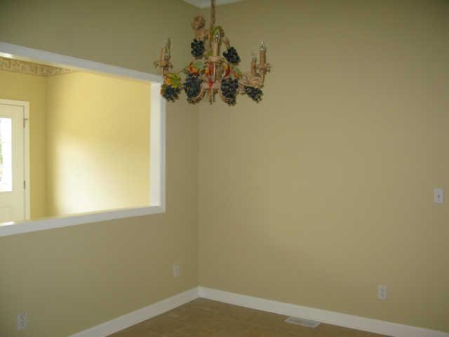 258 Good Hollow Road Taft, TN 38488 - Photo 10 of 28 Eat-in area