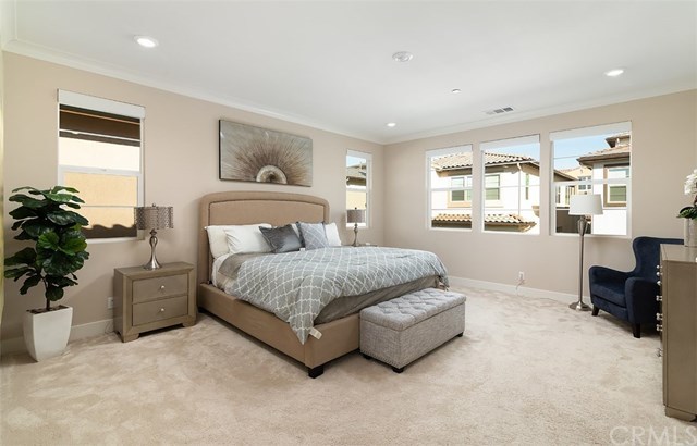 67 Swift Irvine, CA 92618 - Photo 9 of 44 Large Master suite with crown molding & wireless in-wall dimmer