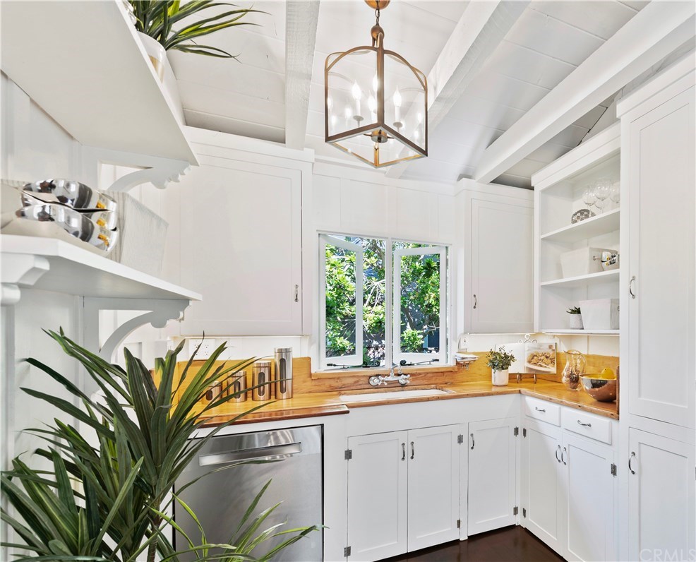 249 Cypress Drive Laguna Beach, CA 92651 - Photo 10 of 42