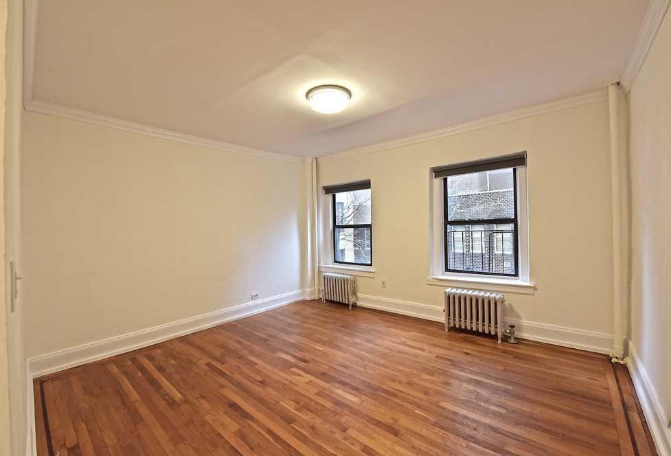 240 East 24th Street, Unit 3B Manhattan, NY 10010 - Photo 2 of 7