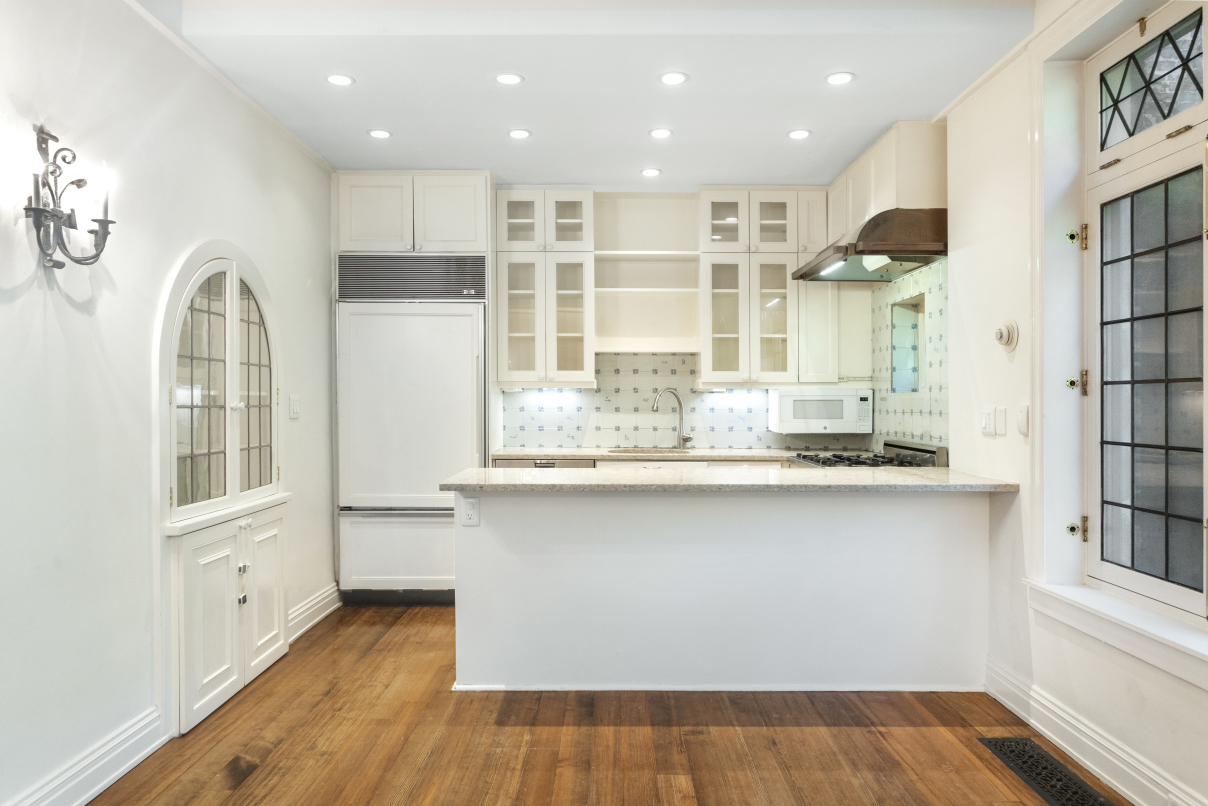 27 Perry Street Manhattan, NY 10014 - Photo 4 of 12