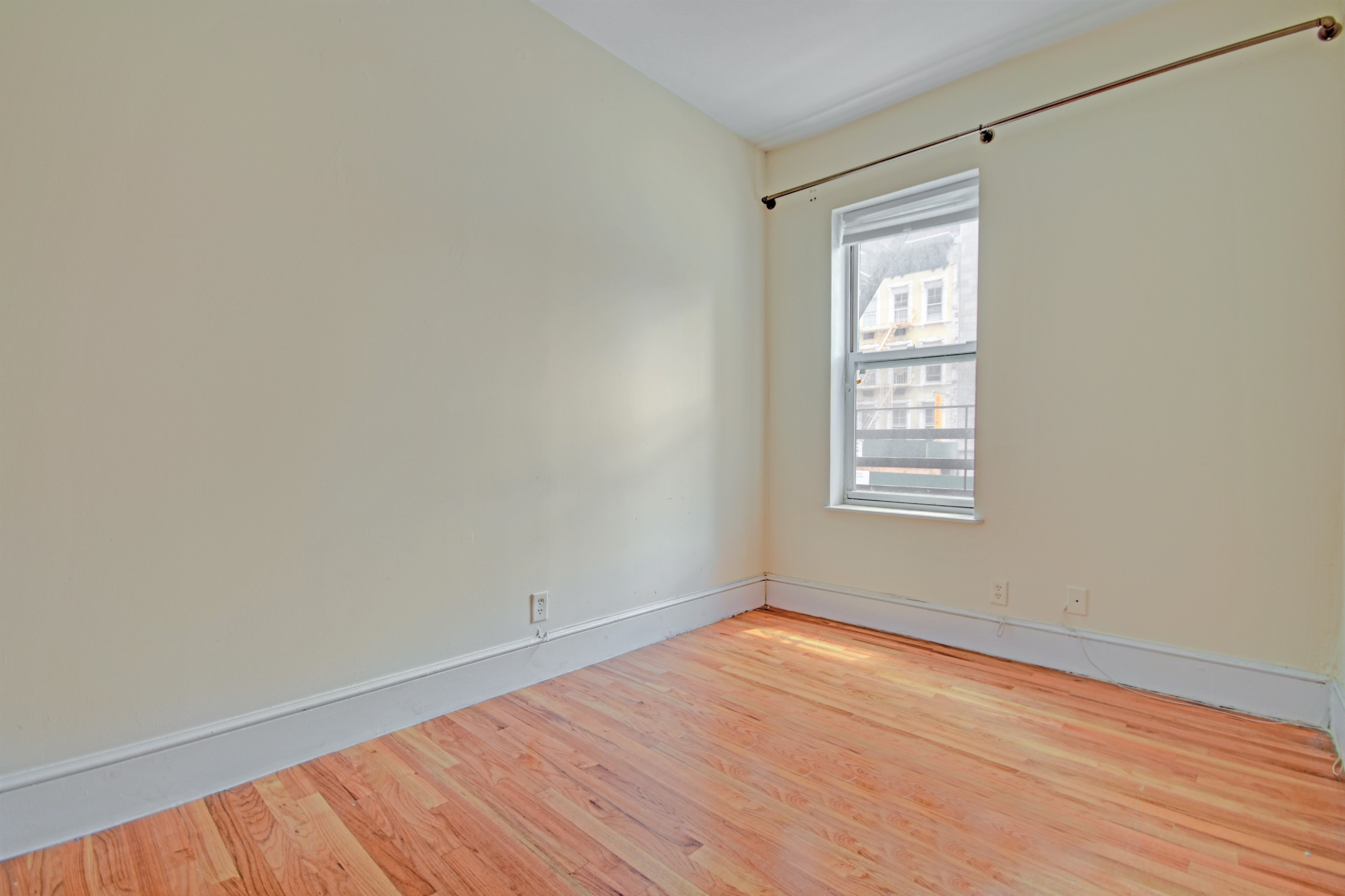 247 East 81st Street, Unit 2C Manhattan, NY 10028 - Photo 3 of 6