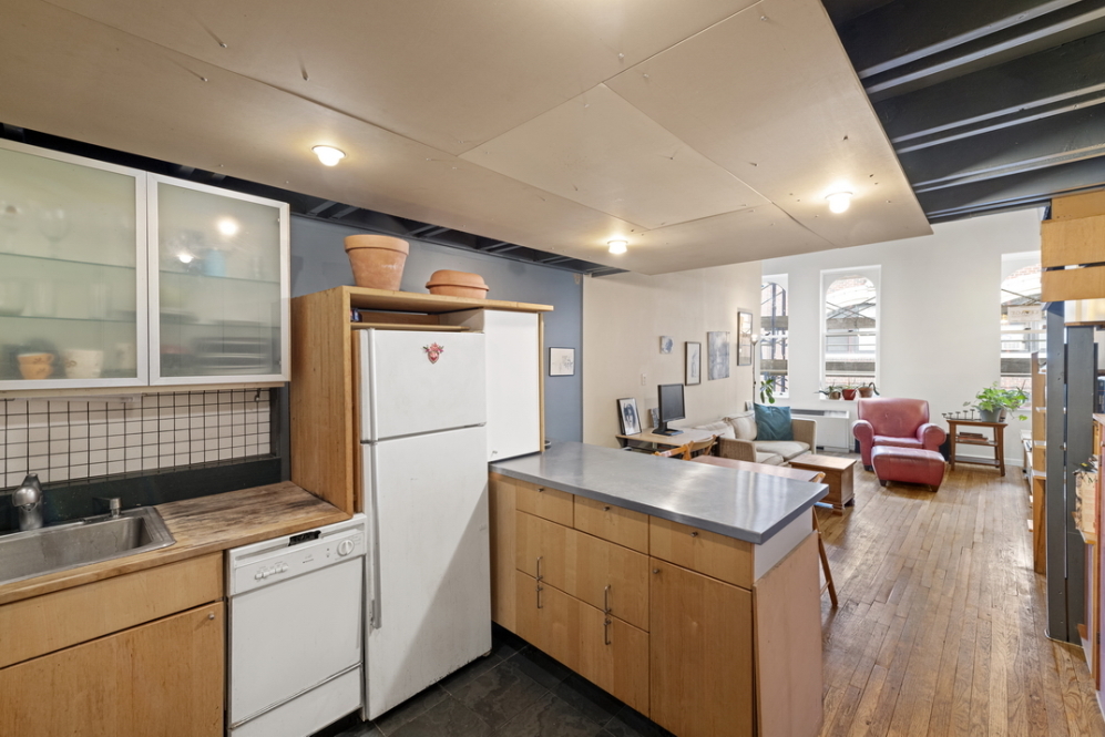 9 Barrow Street, Unit 7J Manhattan, NY 10014 - Photo 1 of 5