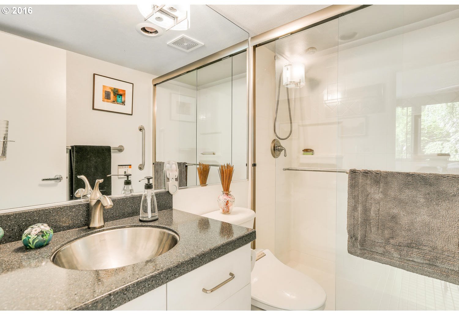 2020 Southwest Main Street, Unit 402 Portland, OR 97205 - Photo 17 of 29